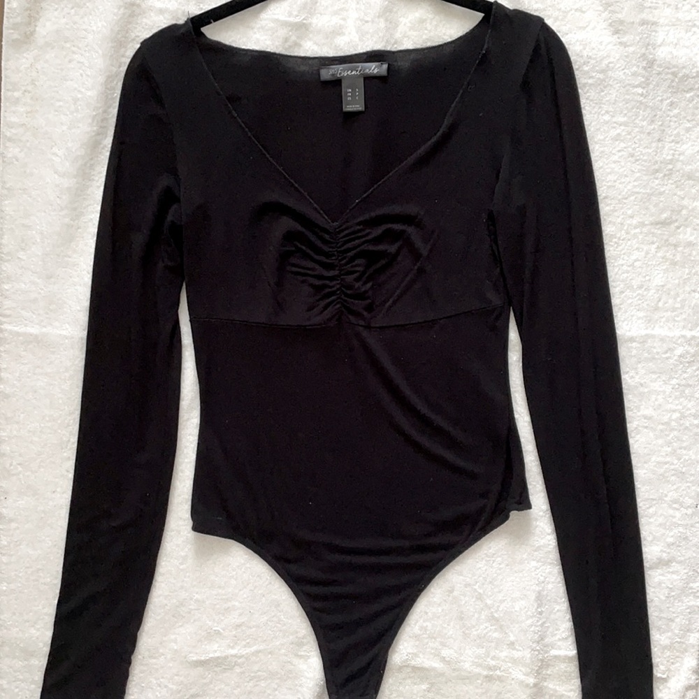 ✨4/$20 URBAN PLANET Black Long Sleeve Bodysuit